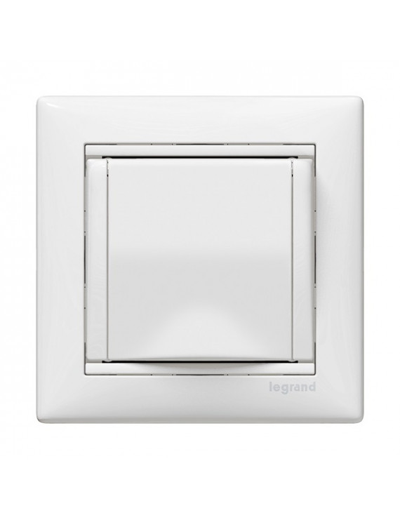 Legrand 774422 Valena fehér 2P+F földelt csatlakozóaljzat csapófedéllel